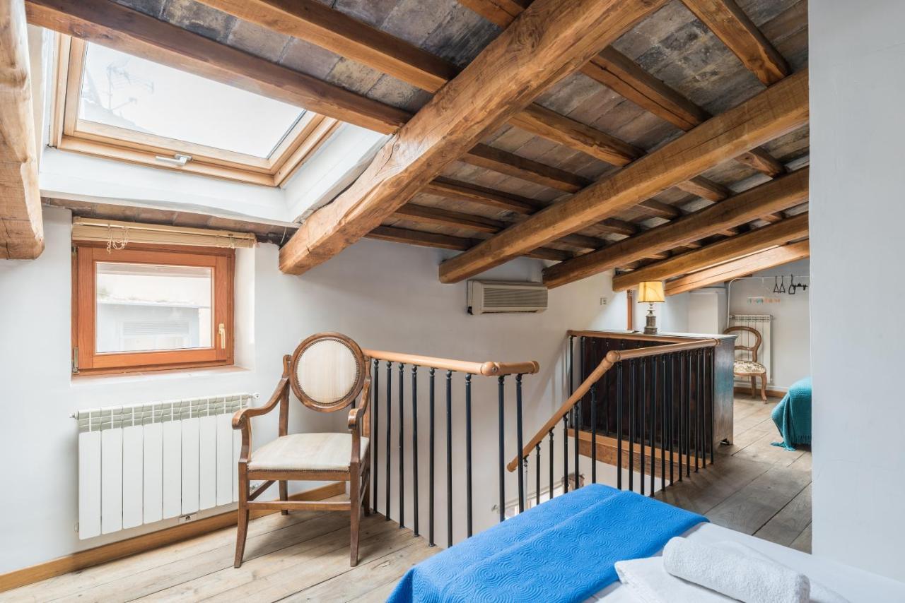 Cozy Wooden Apt In Piazza Navona Apartment Рим Екстериор снимка