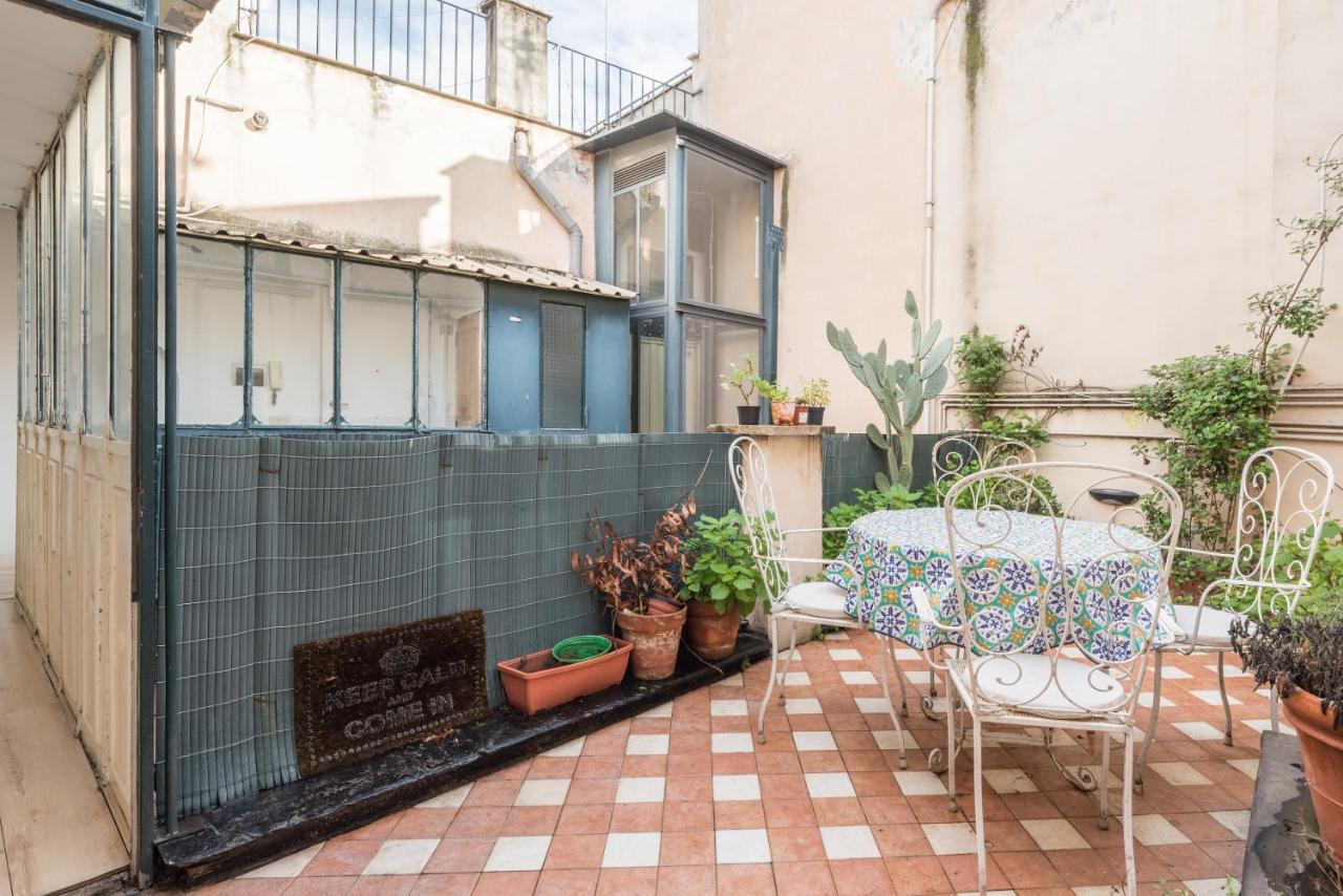 Cozy Wooden Apt In Piazza Navona Apartment Рим Екстериор снимка
