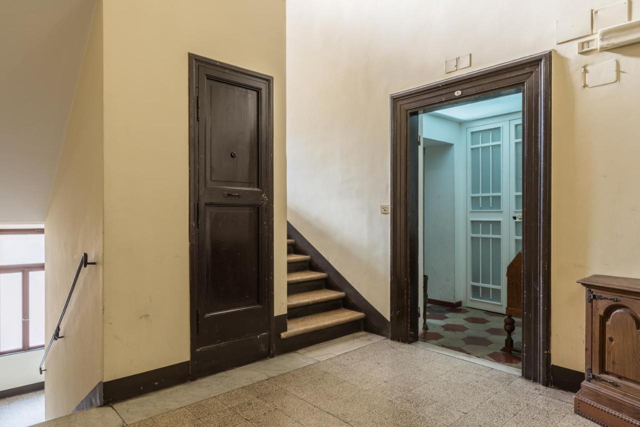 Cozy Wooden Apt In Piazza Navona Apartment Рим Екстериор снимка